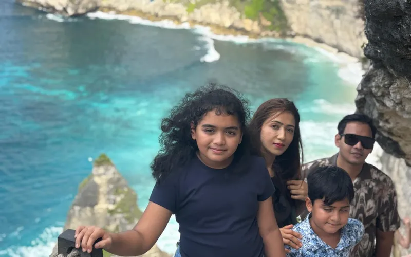 East Nusa Penida Tour featuring Diamond Beach and Molenteng Tree House